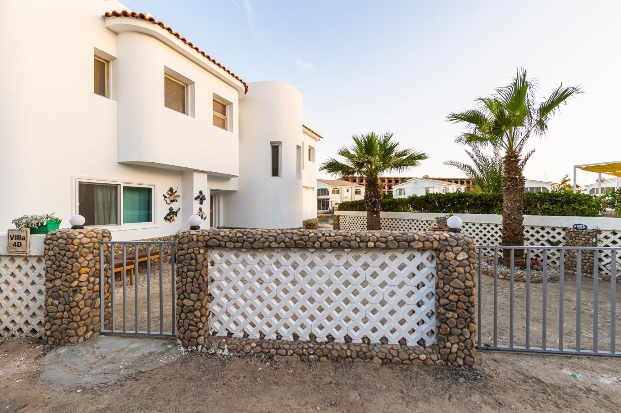 Aden Beach - Sea View Room With Beach Access In Villa Hurgada Dış mekan fotoğraf