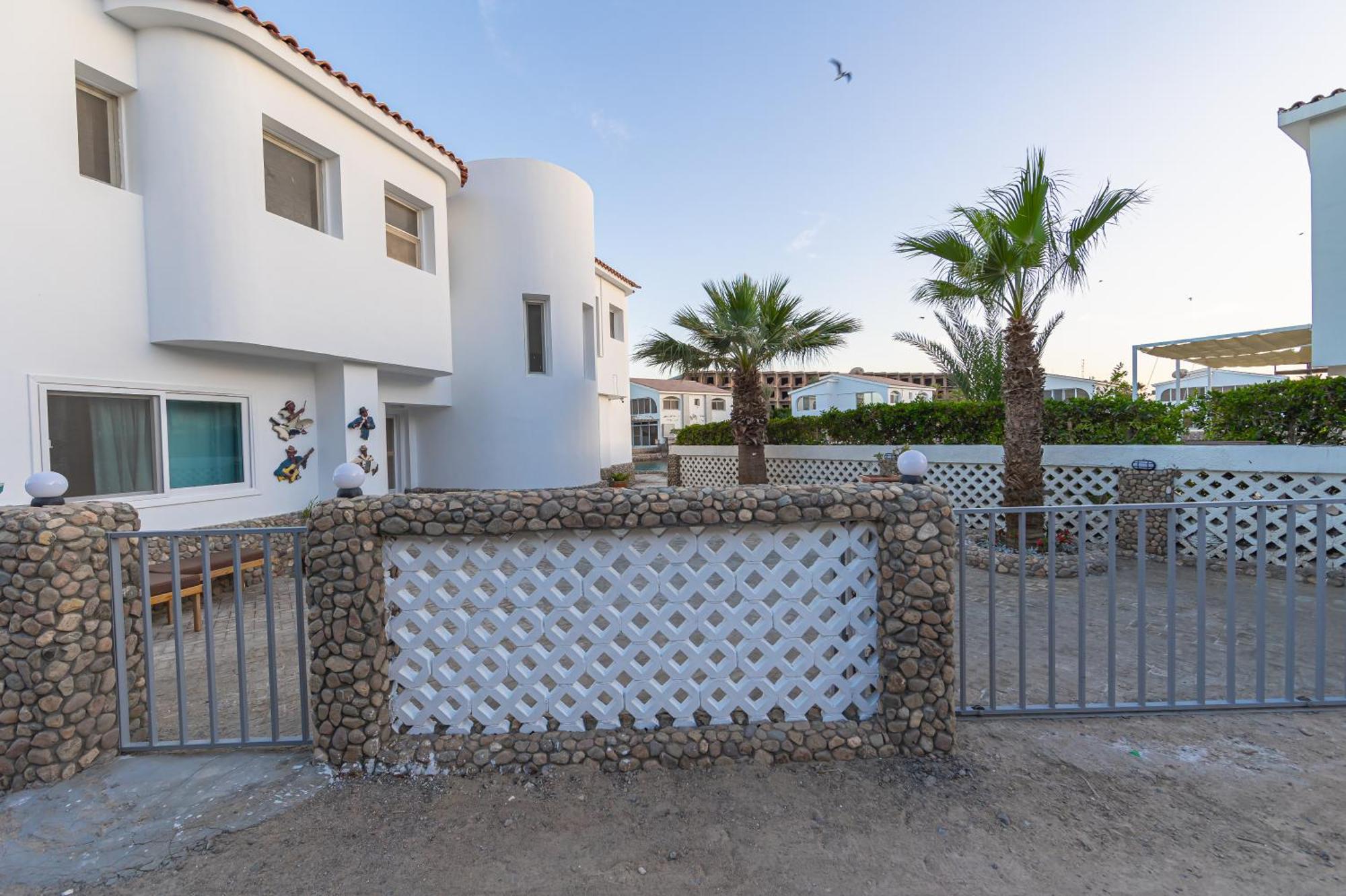 Aden Beach - Sea View Room With Beach Access In Villa Hurgada Dış mekan fotoğraf