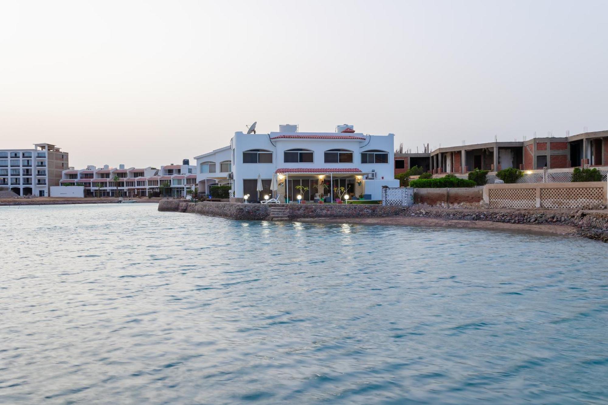Aden Beach - Sea View Room With Beach Access In Villa Hurgada Dış mekan fotoğraf